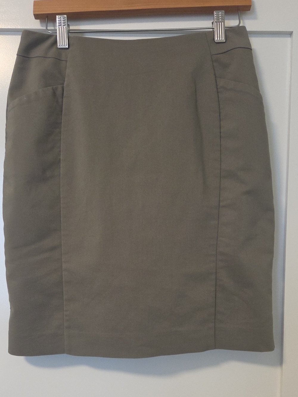 H&M Classic Olive Pencil Skirt Women's Tailored Work Skirt With Pockets Size 8